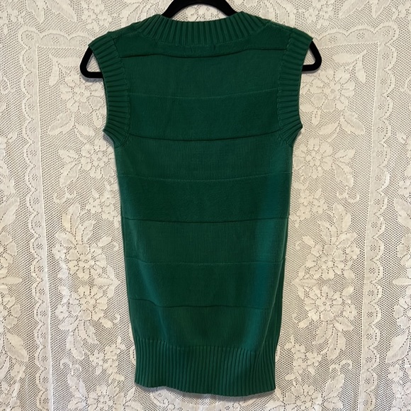 XOXO Knit Sweater Vest With Pockets - Picture 4 of 5